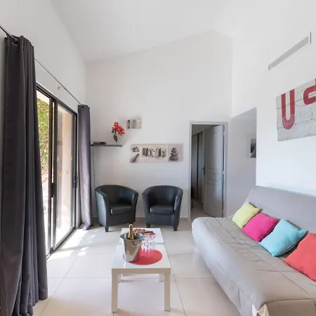Nyaraló Holiday Santa Giulia Palace