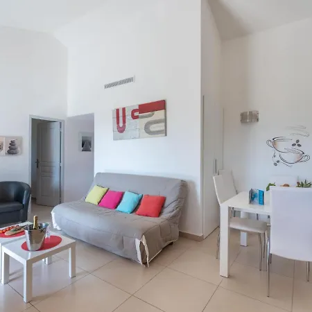 Holiday Santa Giulia Palace Feriehus *